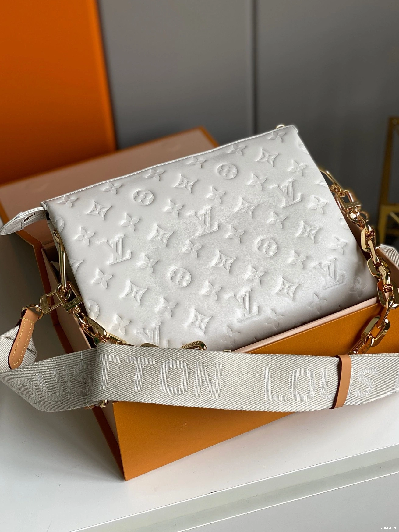 WIS PM COUSSIN LOUIS VUITTON 1017